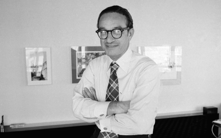 Former Federal Reserve Chief Alan Greenspan Dies